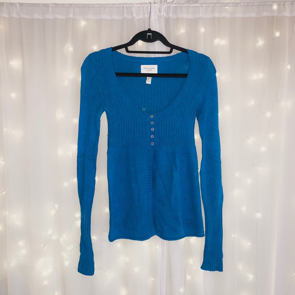 Abercrombie & Fitch Henley Sweater 🧵